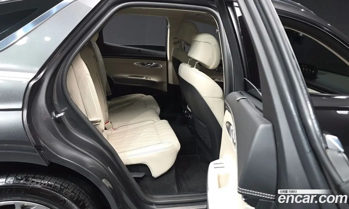 Genesis GV70 2023 2.5 автомат (гидро), фото 18