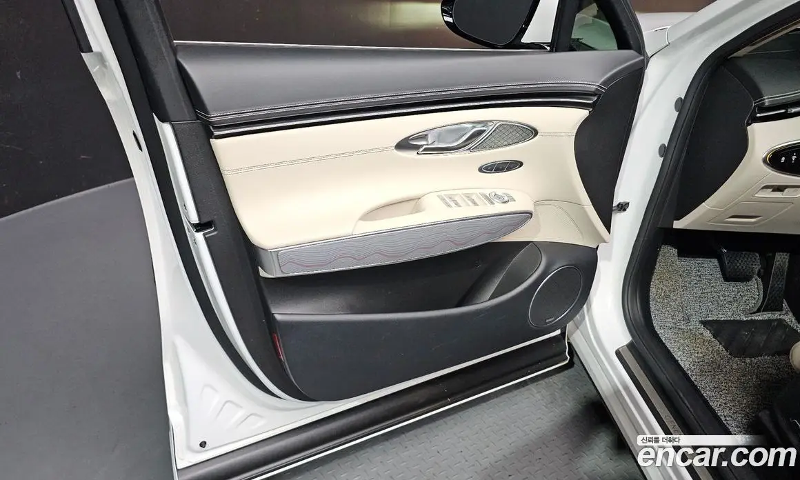 Genesis GV70 2023 2.5 автомат (гидро), фото 13