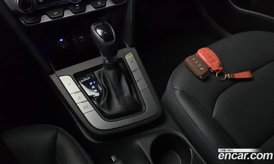 Hyundai Avante 2019 1.6 автомат (гидро), фото 12