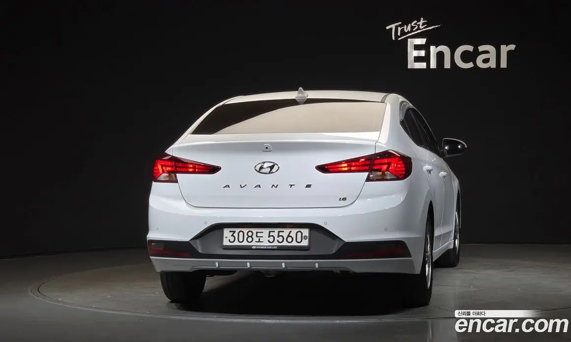 Hyundai Avante 2019 1.6 автомат (гидро), фото 4