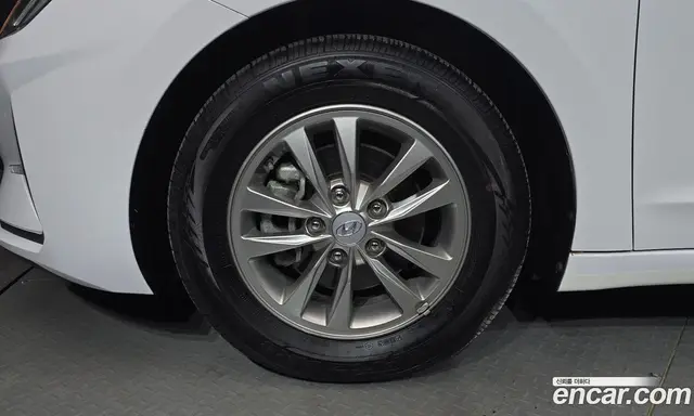 Hyundai Avante 2019 1.6 автомат (гидро), миниатюра 5