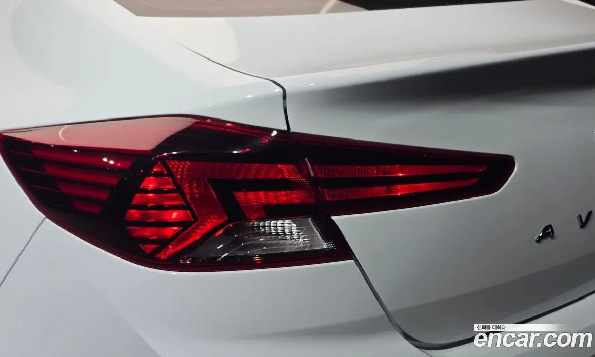 Hyundai Avante 2019 1.6 автомат (гидро), фото 9