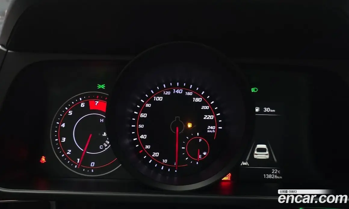 Hyundai Avante 2022 1.6 автомат (гидро), фото 11