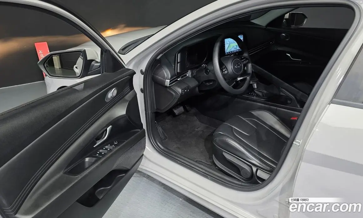Hyundai Avante 2022 1.6 автомат (гидро), фото 13