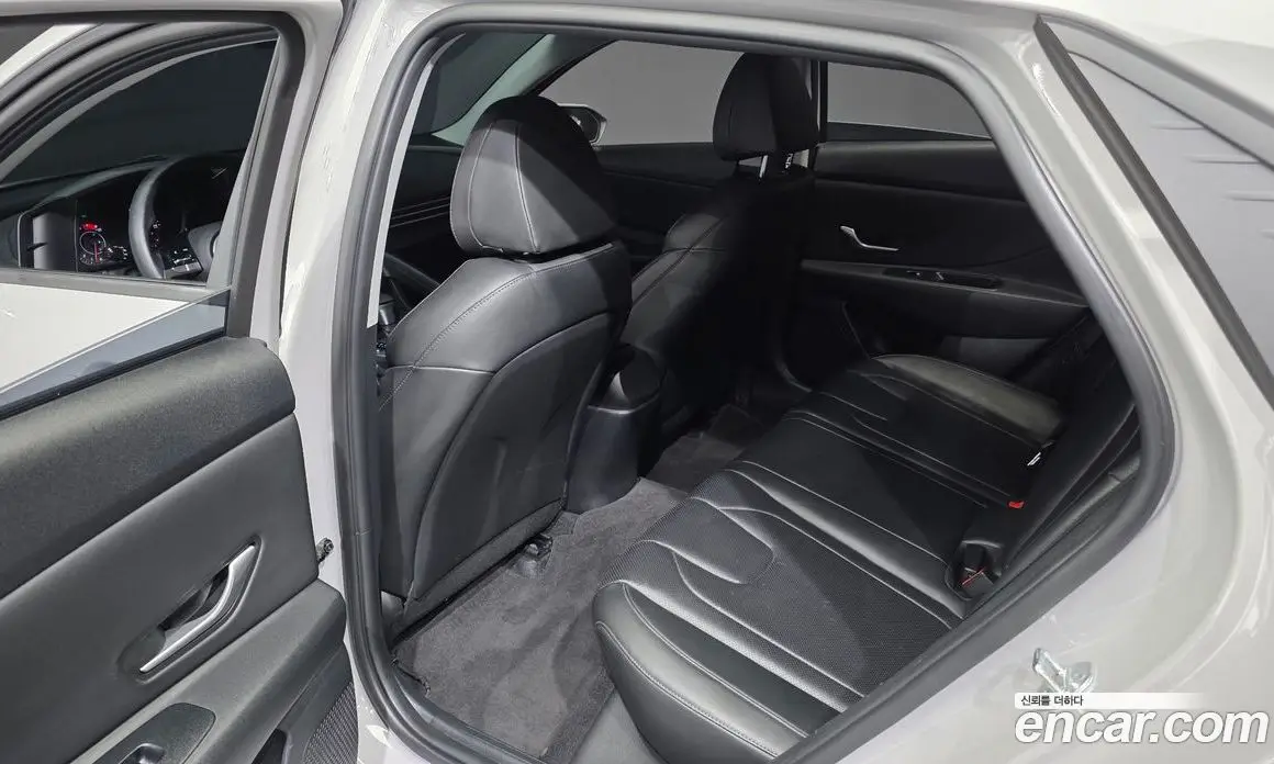 Hyundai Avante 2022 1.6 автомат (гидро), фото 16
