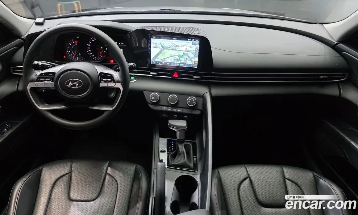 Hyundai Avante 2022 1.6 автомат (гидро), фото 10