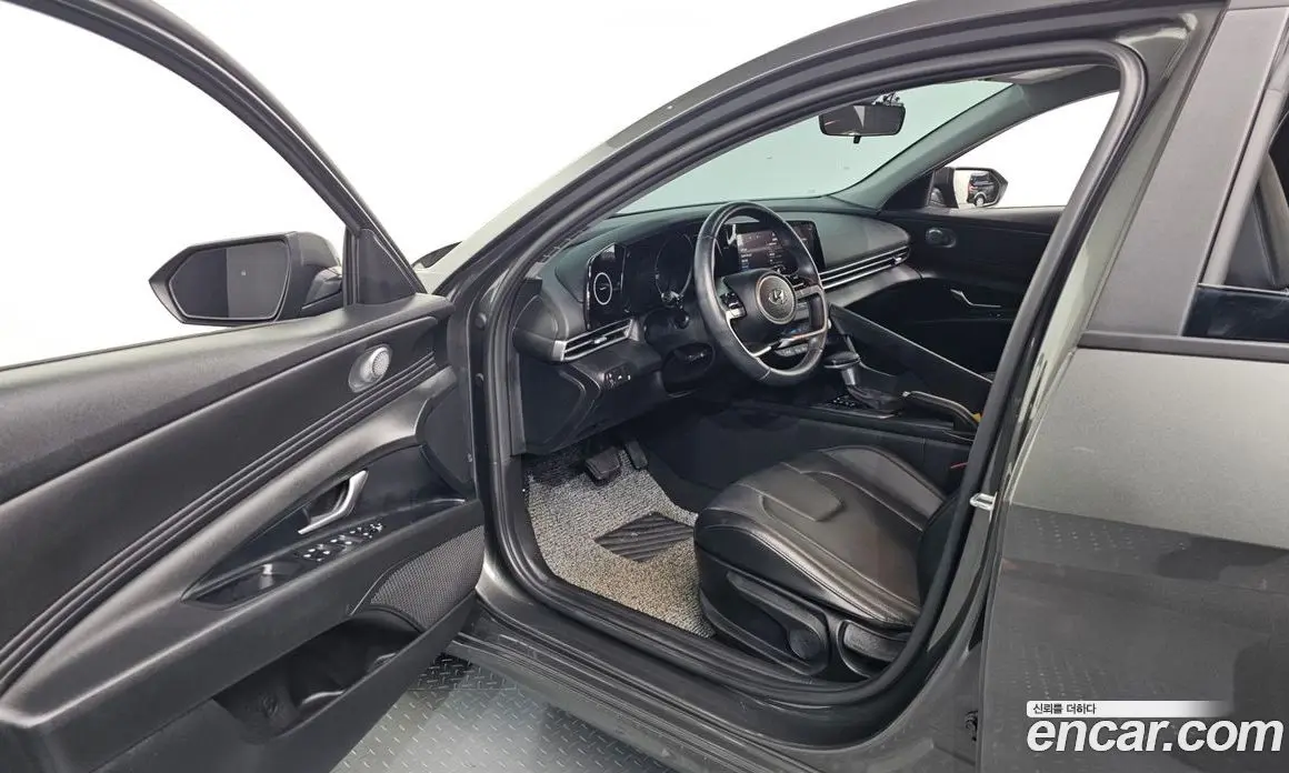 Hyundai Avante 2023 1.6 автомат (гидро), фото 12
