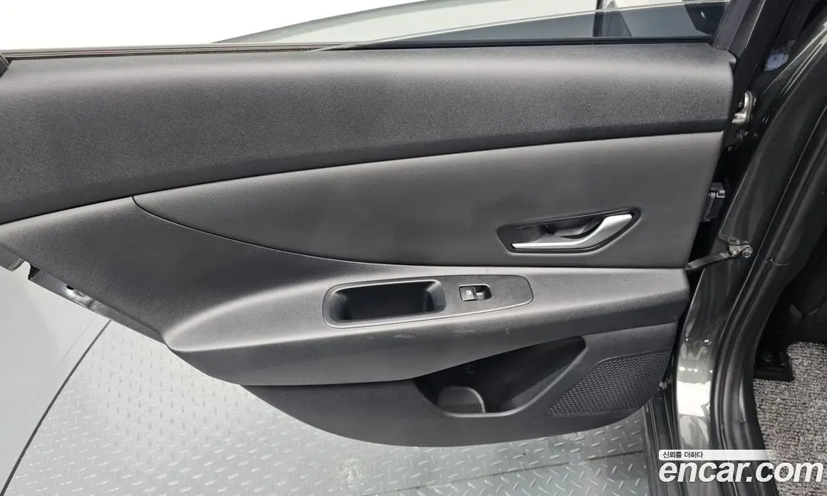 Hyundai Avante 2023 1.6 автомат (гидро), фото 14