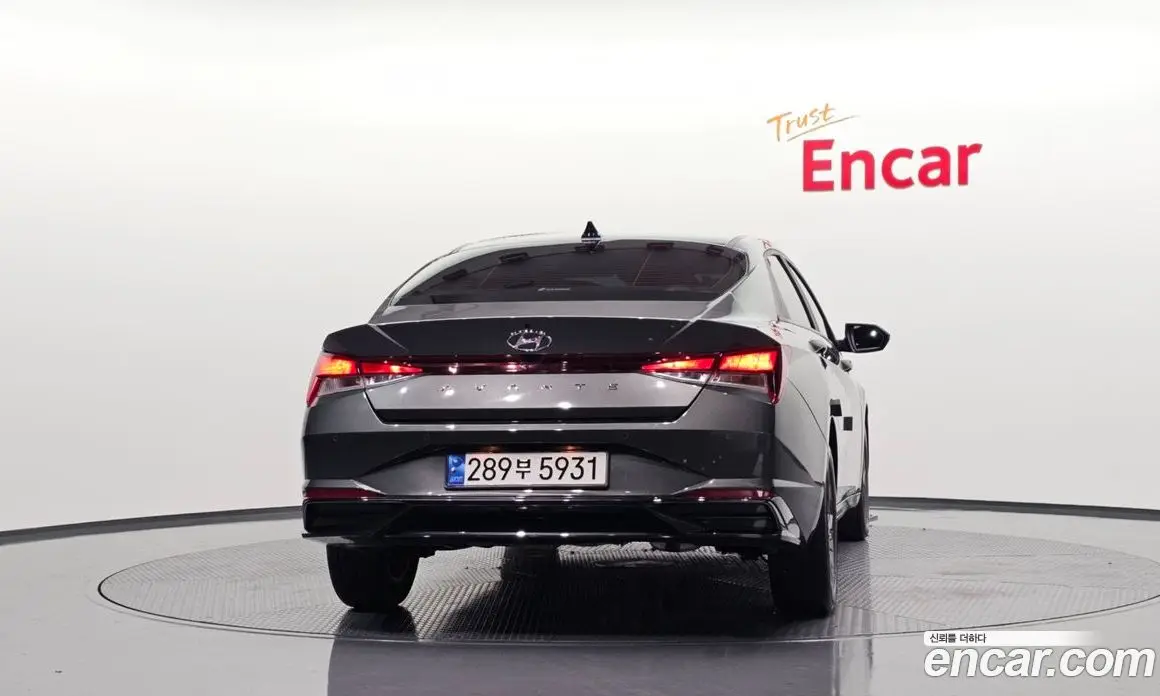 Hyundai Avante 2023 1.6 автомат (гидро), фото 3