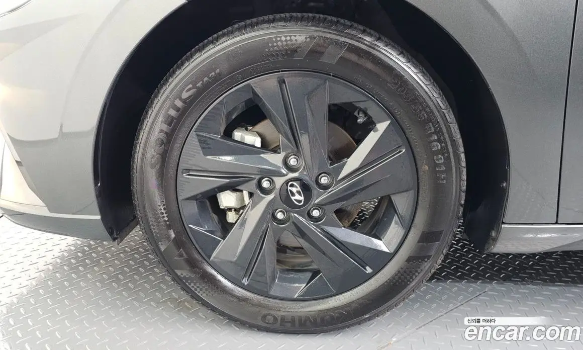 Hyundai Avante 2023 1.6 автомат (гидро), фото 4