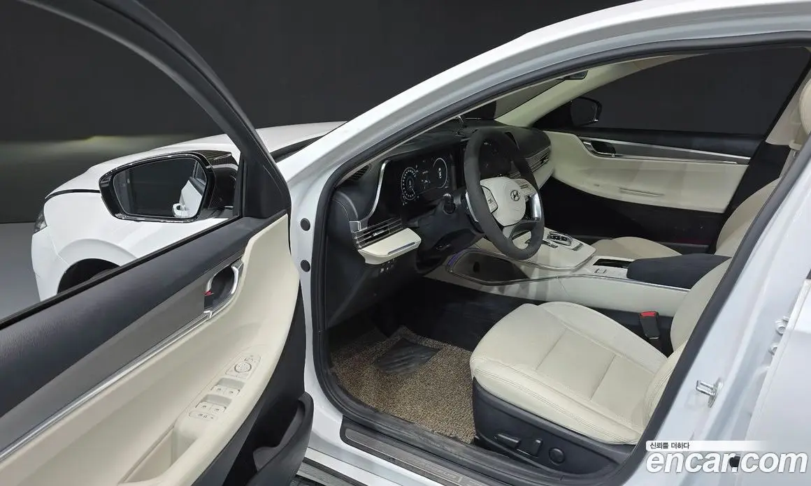 Hyundai Grandeur 2022 3.3 автомат (гидро), фото 13
