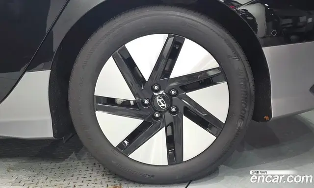 Hyundai Ioniq 6 2022 0.1 автомат (гидро), миниатюра 5