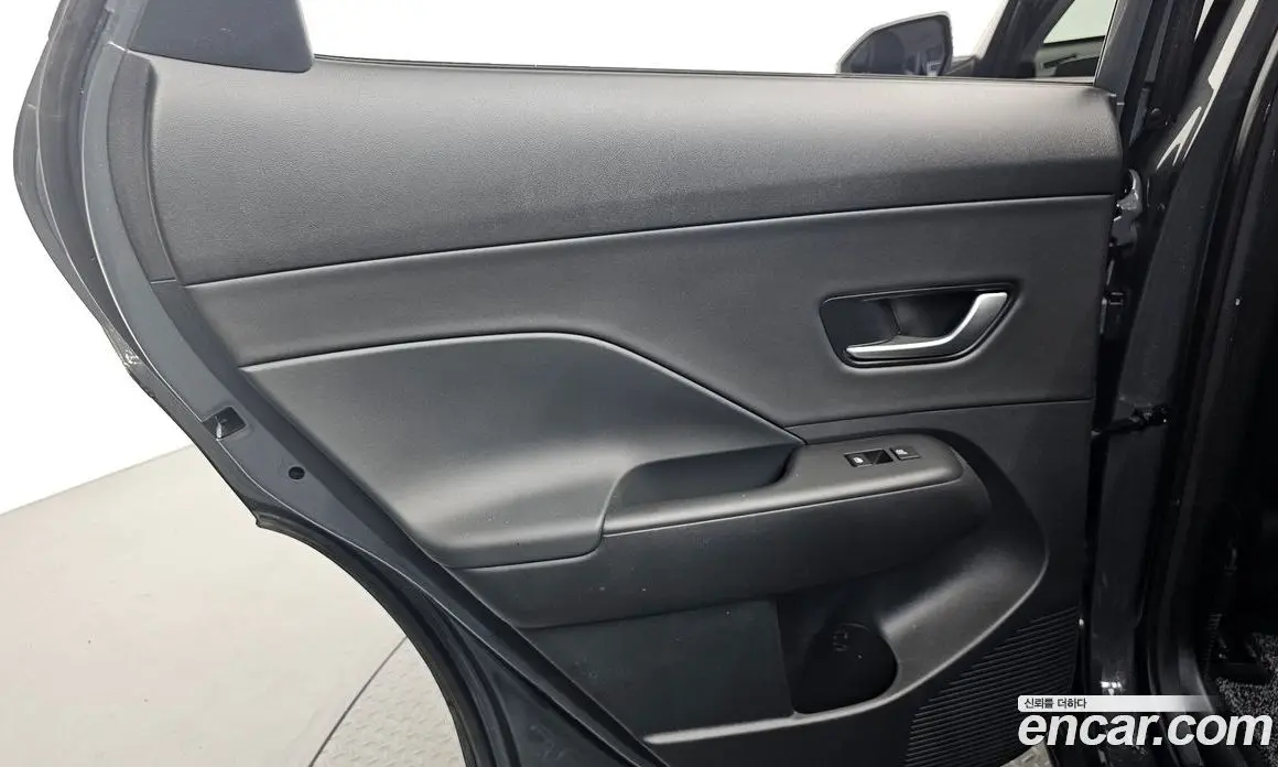 Hyundai Kona 2024 1.6 автомат (гидро), фото 15