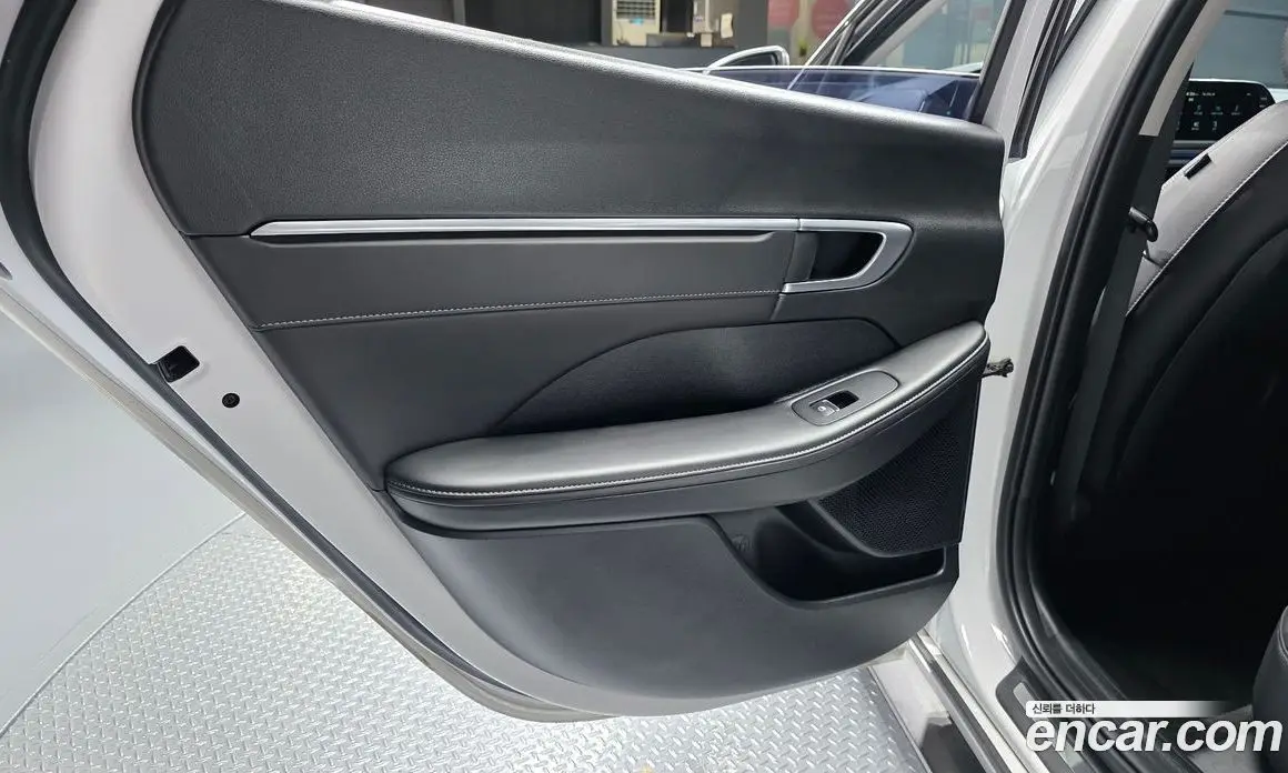 Hyundai Sonata 2023 2.0 автомат (гидро), фото 15