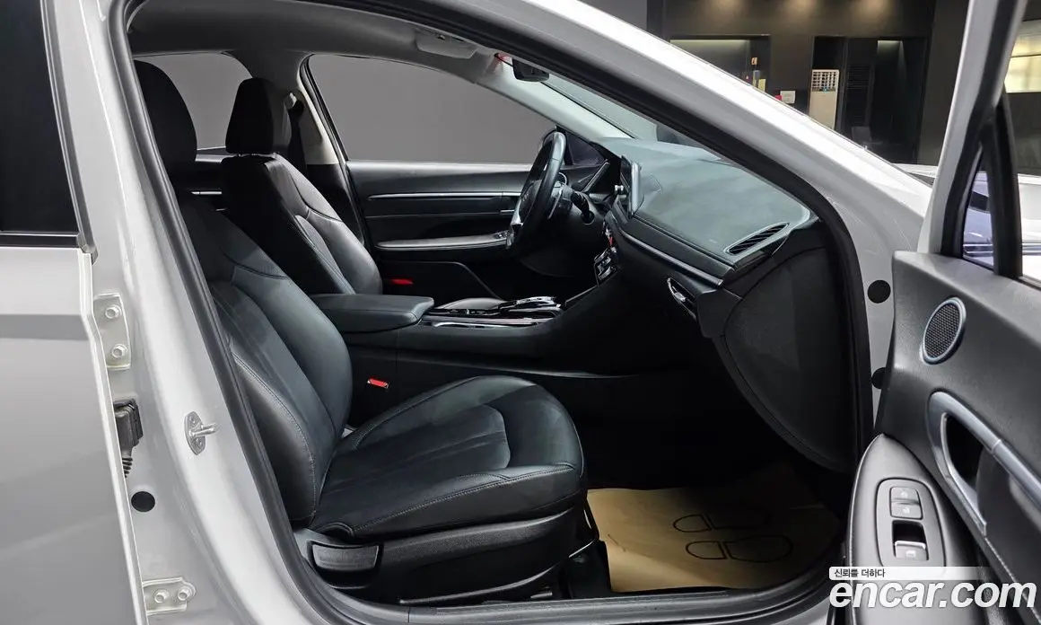 Hyundai Sonata 2023 2.0 автомат (гидро), фото 16