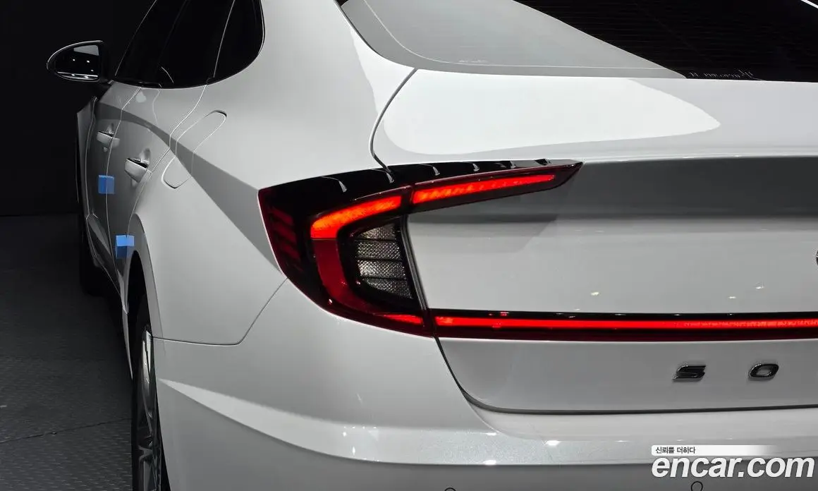 Hyundai Sonata 2023 2.0 автомат (гидро), фото 9