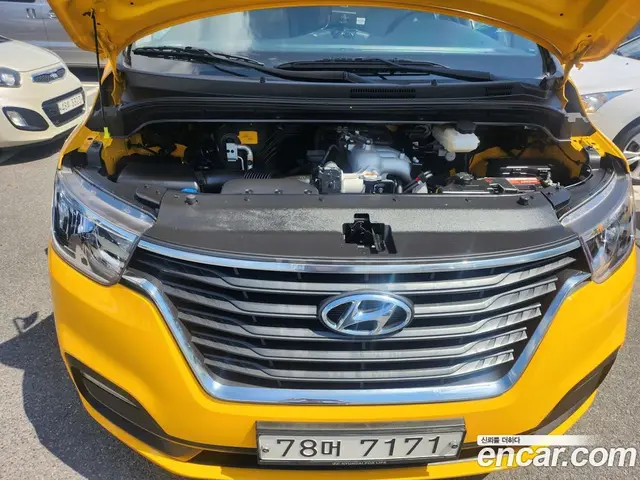 Hyundai Starex 2021 2.4 автомат (гидро), миниатюра 6