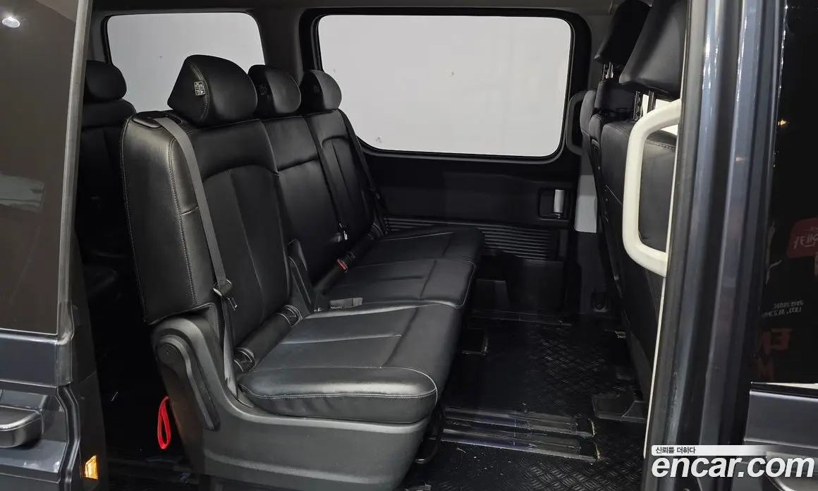 Hyundai Staria 2022 2.2 автомат (гидро), фото 12