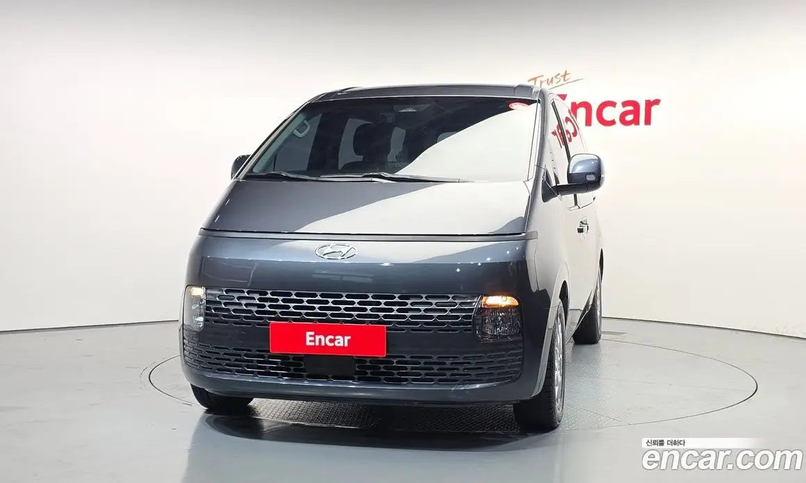 Hyundai Staria 2022 2.2 автомат (гидро), фото 3