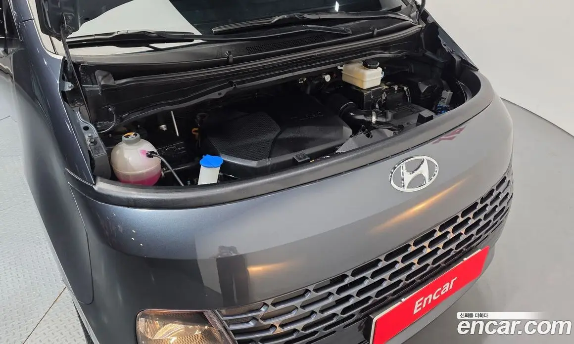 Hyundai Staria 2022 2.2 автомат (гидро), фото 6