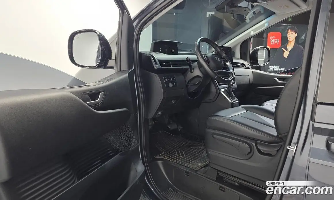 Hyundai Staria 2022 2.2 автомат (гидро), фото 10