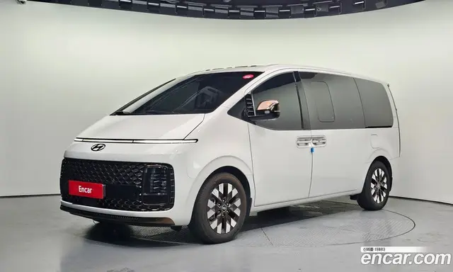 Hyundai Staria 2023 2.2 автомат (гидро), миниатюра 1