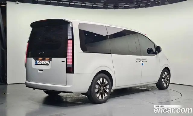 Hyundai Staria 2023 2.2 автомат (гидро), миниатюра 2