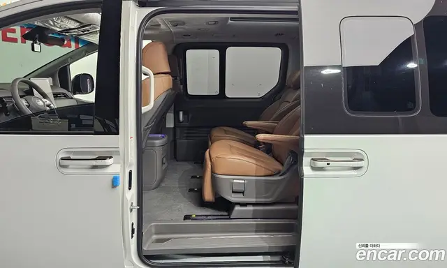 Hyundai Staria 2023 2.2 автомат (гидро), миниатюра 11