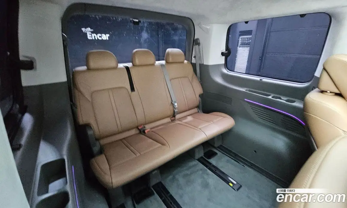 Hyundai Staria 2023 2.2 автомат (гидро), фото 13