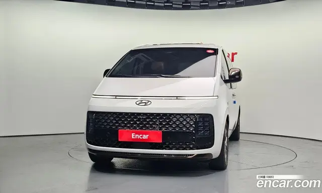 Hyundai Staria 2023 2.2 автомат (гидро), миниатюра 3