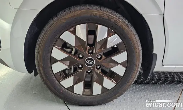 Hyundai Staria 2023 2.2 автомат (гидро), миниатюра 5