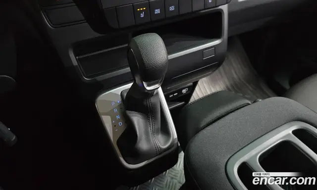 Hyundai Staria 2025 2.2 автомат (гидро), миниатюра 11
