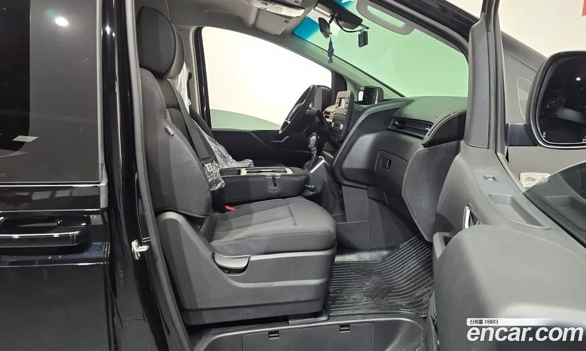 Hyundai Staria 2025 2.2 автомат (гидро), фото 15