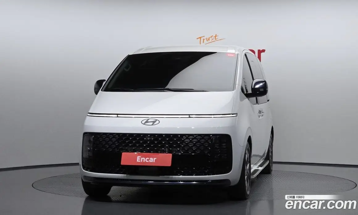 Hyundai Staria 2025 2.2 автомат (гидро), фото 3