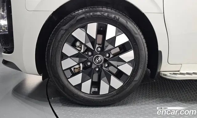 Hyundai Staria 2025 2.2 автомат (гидро), миниатюра 5