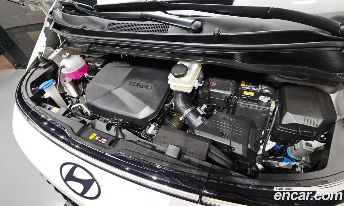 Hyundai Staria 2025 2.2 автомат (гидро), фото 6