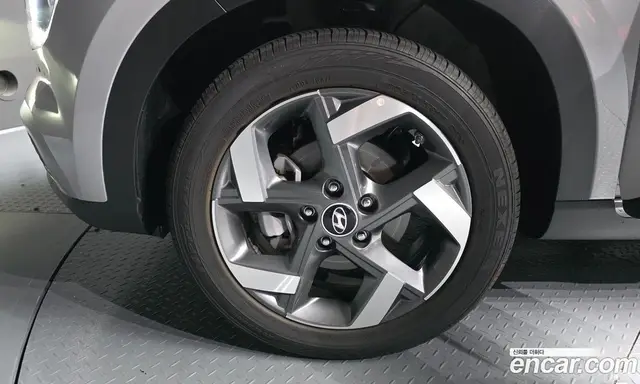 Hyundai Venue 2025 1.6 автомат (гидро), миниатюра 5