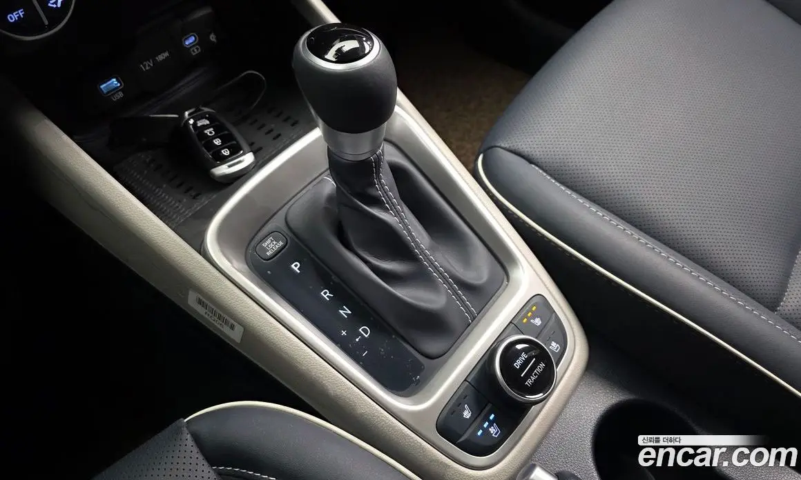 Hyundai Venue 2025 1.6 автомат (гидро), фото 9