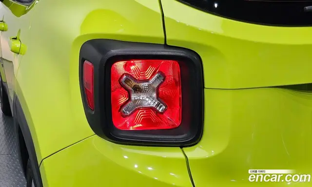Jeep Renegade 2018 2.4 автомат (гидро), миниатюра 9