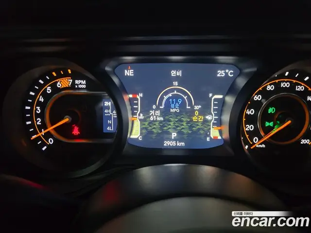 Jeep Wrangler 2025 2.0 автомат (гидро), миниатюра 5
