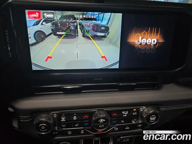 Jeep Wrangler 2025 2.0 автомат (гидро), миниатюра 10