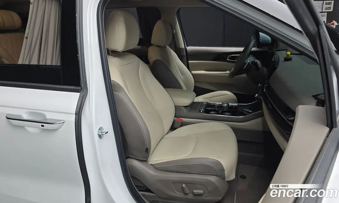 Kia Carnival 2024 1.6 автомат (гидро), фото 18