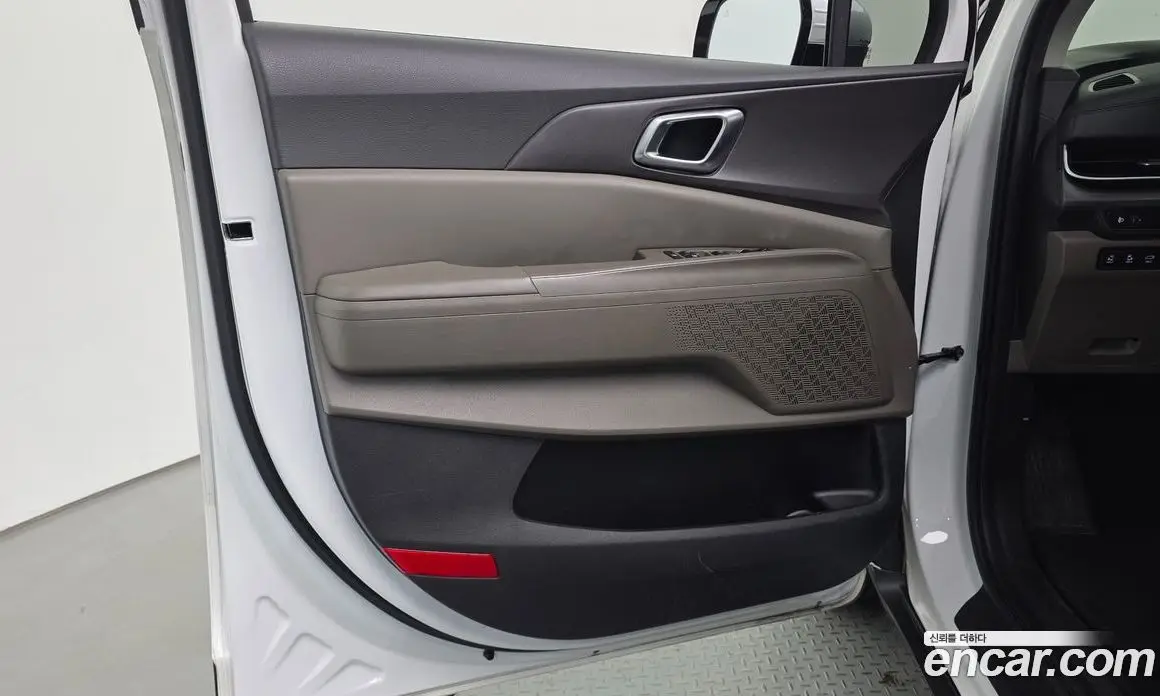 Kia Carnival 2025 1.6 автомат (гидро), фото 14