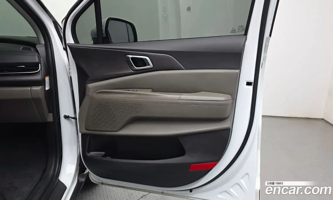 Kia Carnival 2025 1.6 автомат (гидро), фото 15