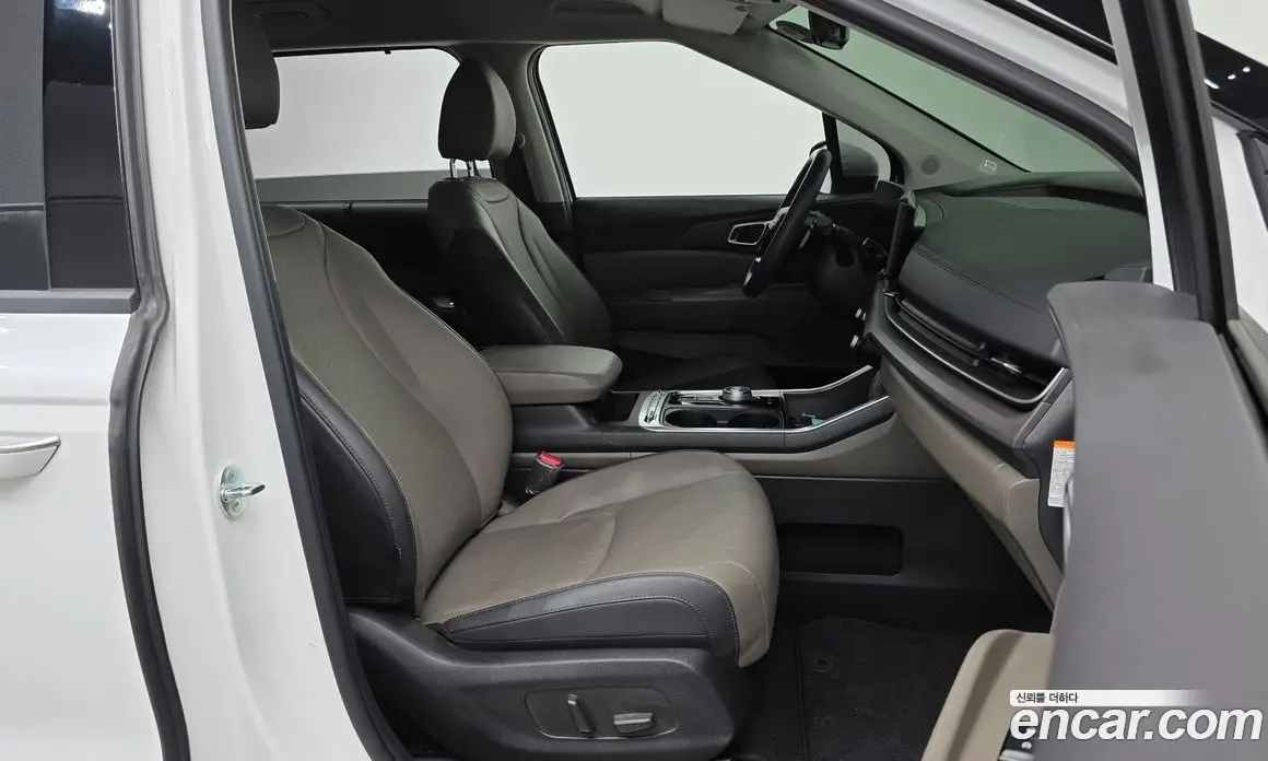 Kia Carnival 2025 1.6 автомат (гидро), фото 16