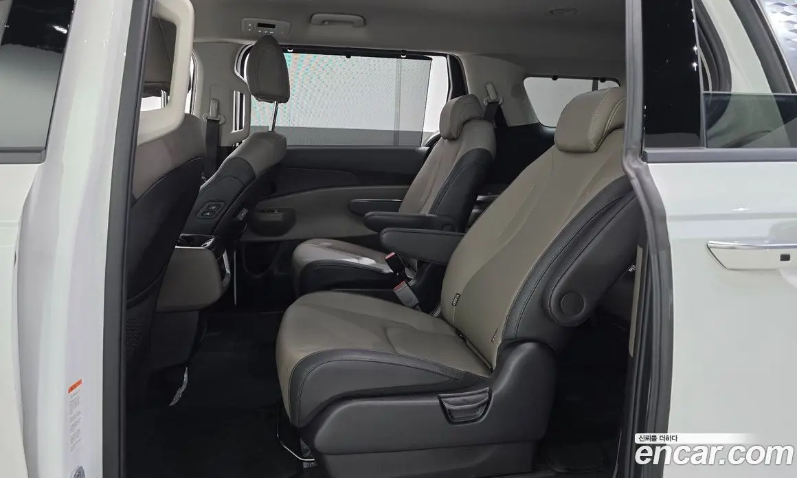 Kia Carnival 2025 1.6 автомат (гидро), фото 18