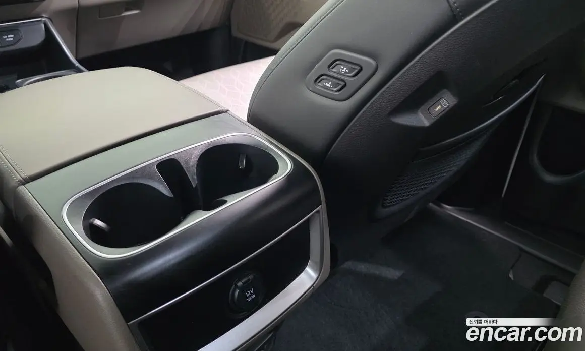 Kia Carnival 2025 1.6 автомат (гидро), фото 25