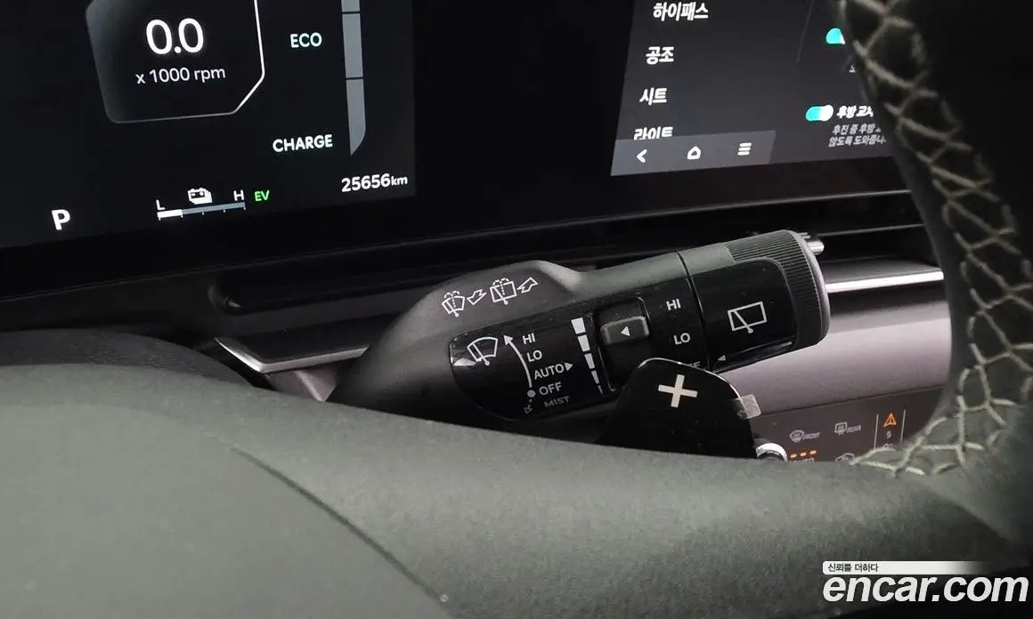 Kia Carnival 2025 1.6 автомат (гидро), фото 27