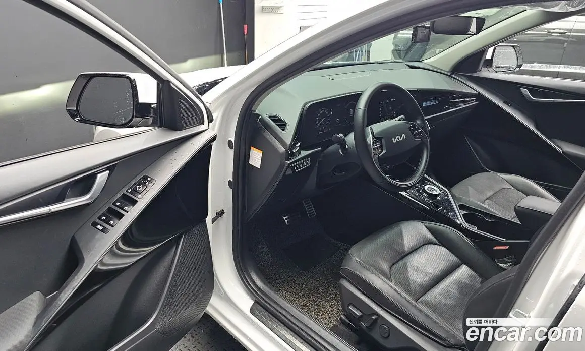 Kia Niro 2022 1.6 автомат (гидро), фото 13