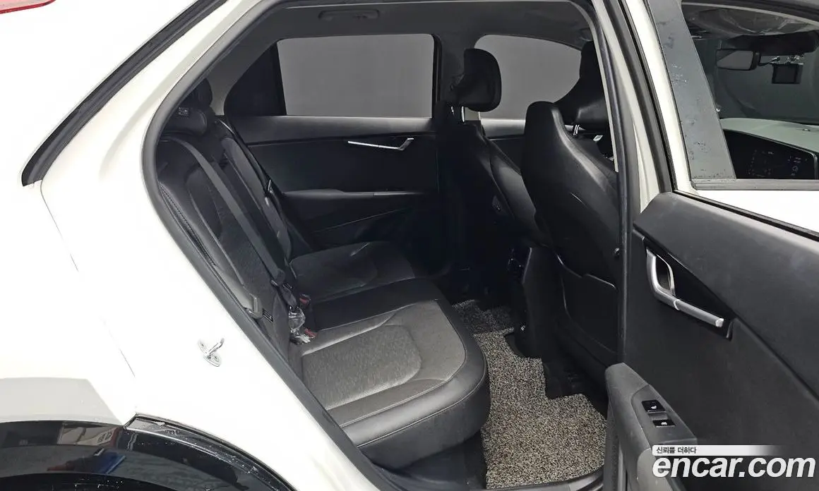 Kia Niro 2022 1.6 автомат (гидро), фото 17